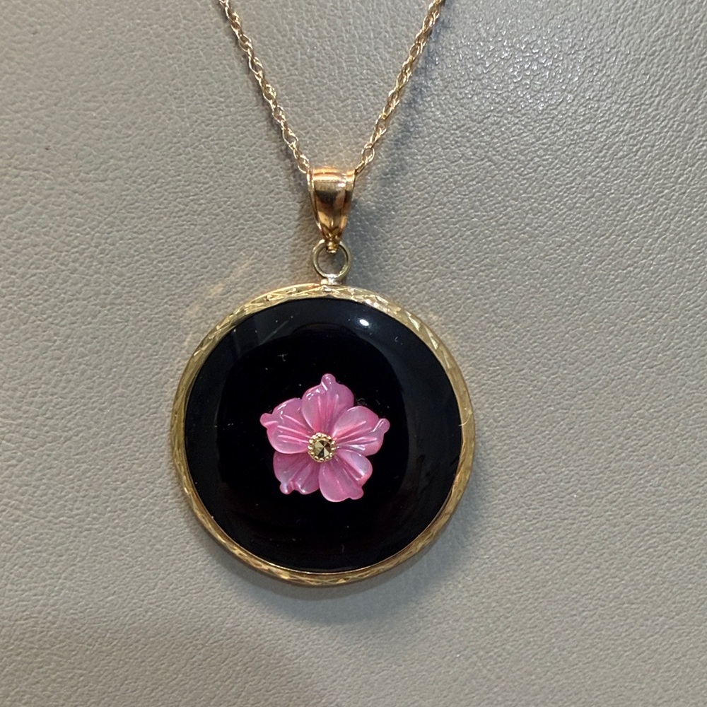 Solid 14k Gold and Black Onyx/Mother of Pearl Pendant Necklace w/Pink Flower.14K